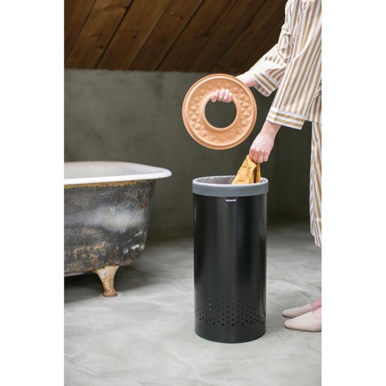 Кош за пране Brabantia 35L, Matt Black, корков капак