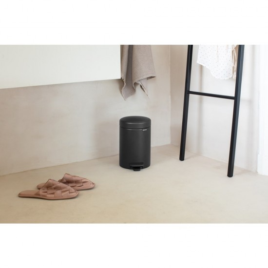 Кош за смет с педал Brabantia NewIcon 3L, Mineral Infinite Grey Кош за смет с педал Brabantia NewIcon 3L, Mineral Infinite Grey