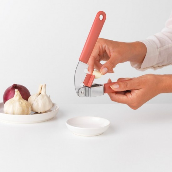 Преса за чесън Brabantia Tasty+ Terracotta Pink
