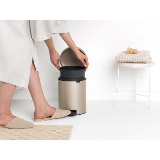 Кош за смет с педал Brabantia NewIcon 5L, Metallic Gold