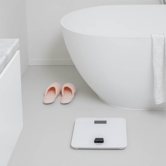 Дигитална везна за баня Brabantia ReNew White, работа без батерии Дигитална везна за баня Brabantia ReNew White, работа без батерии