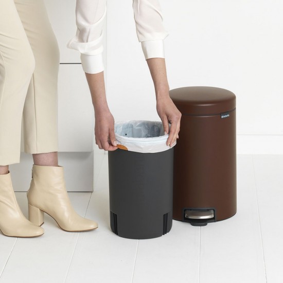 Кош за смет с педал Brabantia NewIcon 12L, Mineral Cosy Brown Кош за смет с педал Brabantia NewIcon 12L, Mineral Cosy Brown