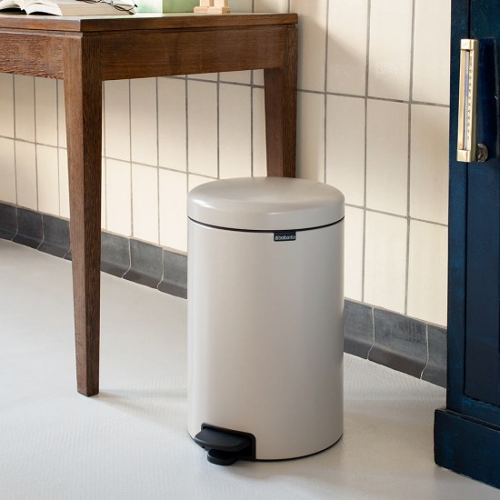 Кош за смет с педал Brabantia NewIcon 20L, Soft Beige