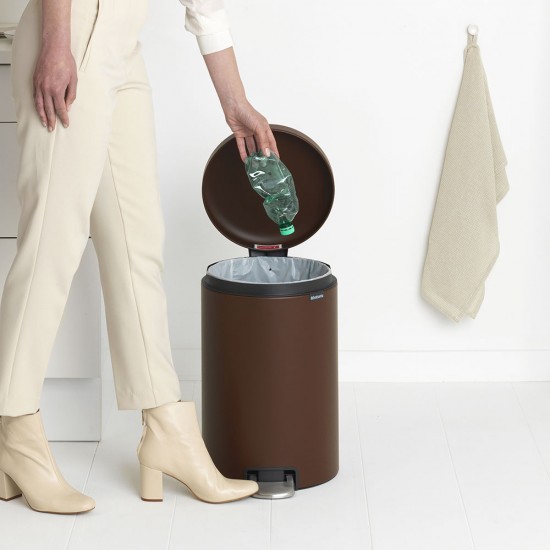 Кош за смет с педал Brabantia NewIcon 20L, Mineral Cosy Brown Кош за смет с педал Brabantia NewIcon 20L, Mineral Cosy Brown
