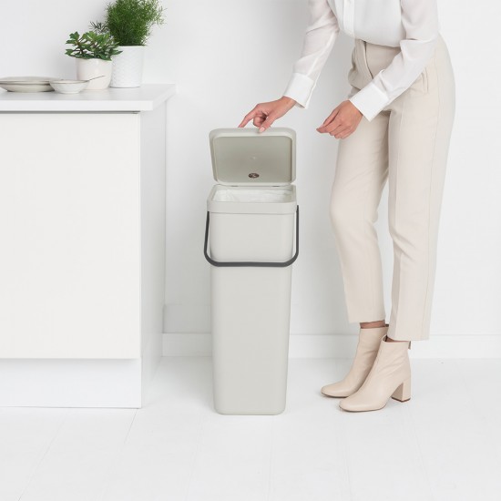 Кош за смет за разделно събиране Brabantia Sort&Go 40L, Light Grey Кош за смет за разделно събиране Brabantia Sort&Go 40L, Light Grey