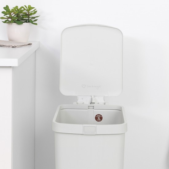 Кош за смет с педал Brabantia StepUp 40L, Light Grey Кош за смет с педал Brabantia StepUp 40L, Light Grey