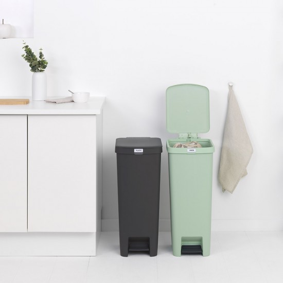 Кош за смет с педал Brabantia StepUp 40L, Jade Green Кош за смет с педал Brabantia StepUp 40L, Jade Green