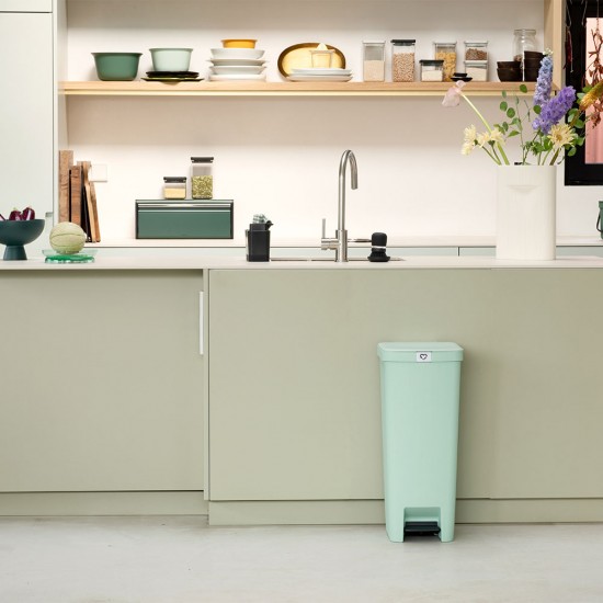 Кош за смет с педал Brabantia StepUp 40L, Jade Green Кош за смет с педал Brabantia StepUp 40L, Jade Green