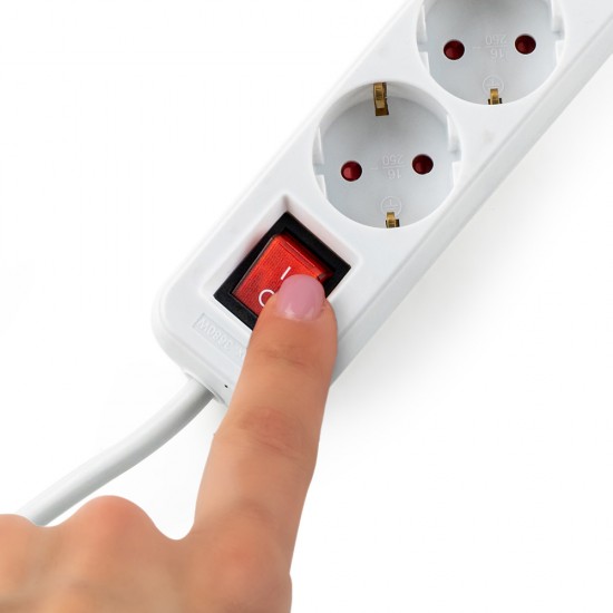 Разклонител Muhler с ключ, 4G, 1.5mm2, 1.5m дължина Разклонител Muhler с ключ, 4G, 1.5mm2, 1.5m дължина