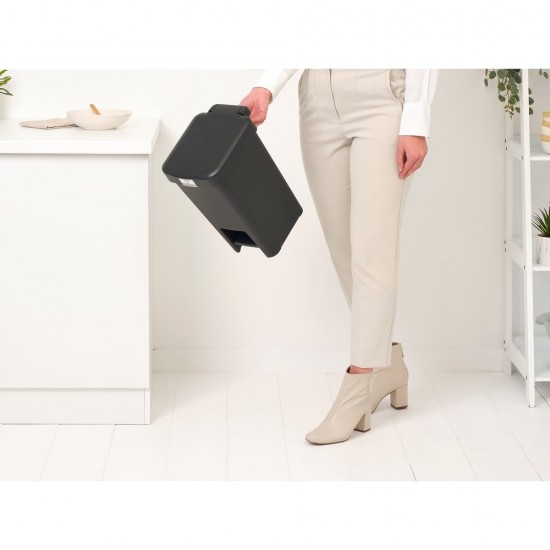 Кош за смет с педал Brabantia StepUp 10L, Dark Grey Кош за смет с педал Brabantia StepUp 10L, Dark Grey