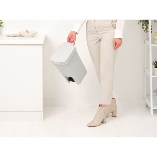 Кош за смет с педал Brabantia StepUp 10L, Light Grey Кош за смет с педал Brabantia StepUp 10L, Light Grey