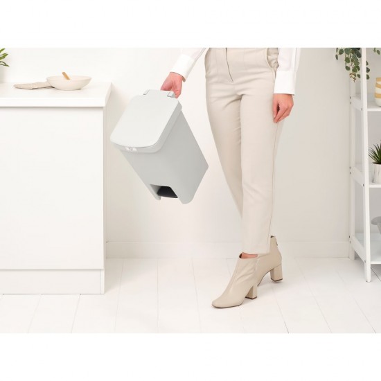 Кош за смет с педал Brabantia StepUp 16L, Light Grey Кош за смет с педал Brabantia StepUp 16L, Light Grey