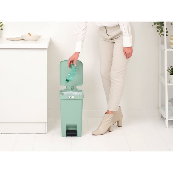 Кош за смет с педал Brabantia StepUp 16L, Jade Green Кош за смет с педал Brabantia StepUp 16L, Jade Green