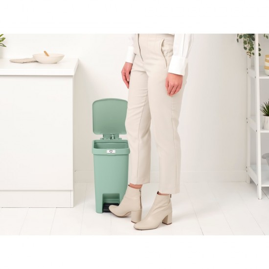 Кош за смет с педал Brabantia StepUp 16L, Jade Green Кош за смет с педал Brabantia StepUp 16L, Jade Green