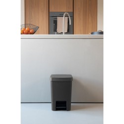 Кош за смет с педал Brabantia StepUp 25L, Dark Grey