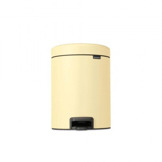Кош за смет с педал Brabantia NewIcon 5L, Mellow Yellow Кош за смет с педал Brabantia NewIcon 5L, Mellow Yellow