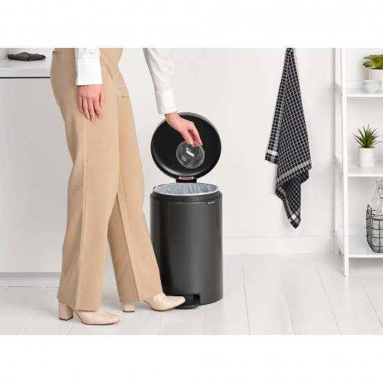 Кош за смет с педал Brabantia NewIcon 20L, Confident Grey