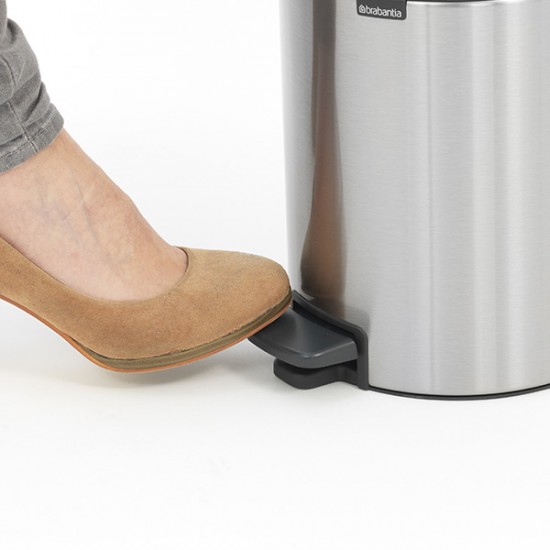 Кош за смет с педал Brabantia NewIcon 5L, Matt Steel Кош за смет с педал Brabantia NewIcon 5L, Matt Steel