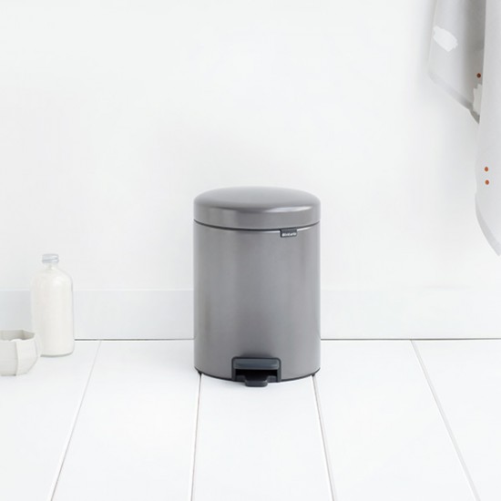 Кош за смет с педал Brabantia NewIcon 5L, Platinum Кош за смет с педал Brabantia NewIcon 5L, Platinum