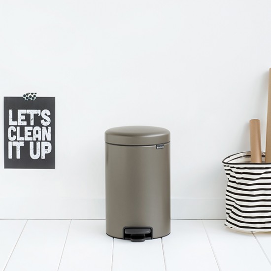 Кош за смет с педал Brabantia NewIcon 12L, Platinum Кош за смет с педал Brabantia NewIcon 12L, Platinum