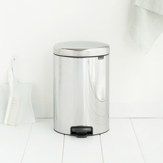 Кош за смет с педал Brabantia NewIcon 20L, Brilliant Steel Кош за смет с педал Brabantia NewIcon 20L, Brilliant Steel