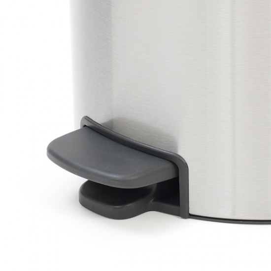 Кош за смет с педал Brabantia NewIcon 30L, Matt Steel Fingerprint Proof Кош за смет с педал Brabantia NewIcon 30L, Matt Steel Fingerprint Proof