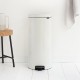 Кош за смет с педал Brabantia NewIcon 30L, Whiite, метална кофа Кош за смет с педал Brabantia NewIcon 30L, Whiite, метална кофа