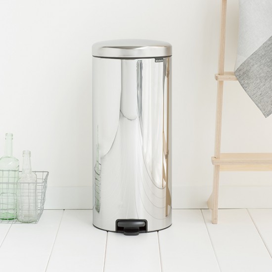 Кош за смет с педал Brabantia NewIcon 30L, Brilliant Steel, метална кофа Кош за смет с педал Brabantia NewIcon 30L, Brilliant Steel, метална кофа