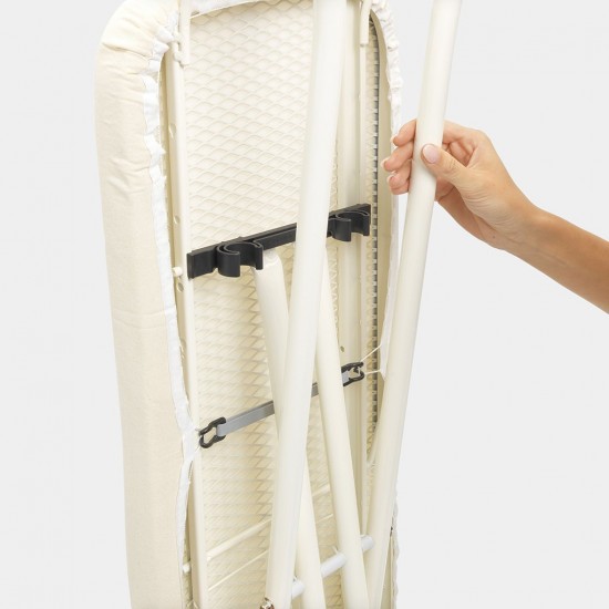 Маса за гладене Brabantia B 124x38cm с поставка за ютия, Ice Water Маса за гладене Brabantia B 124x38cm с поставка за ютия, Ice Water