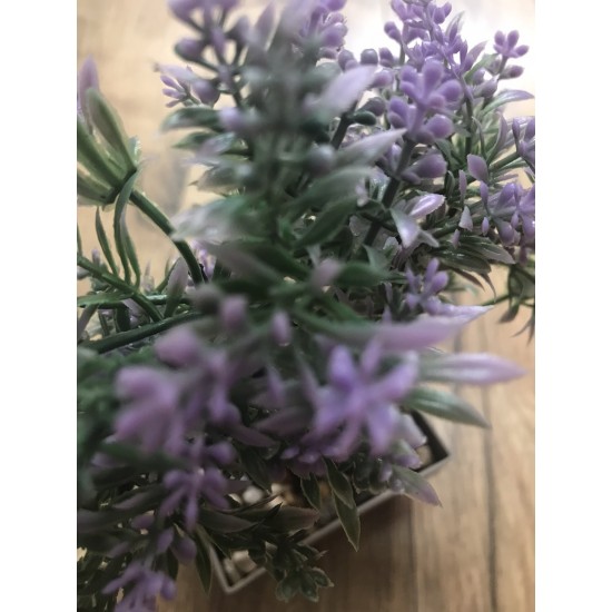 Декоративно цвете - изкуствено дърво бонсай цъфнал лилаво